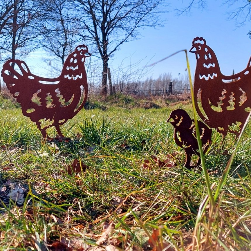 kippen-tuindecoratie-metaal-metalbird-tuindecoratie-tuintip-cadeau-voor-tuin-roestbruine-tuindieren