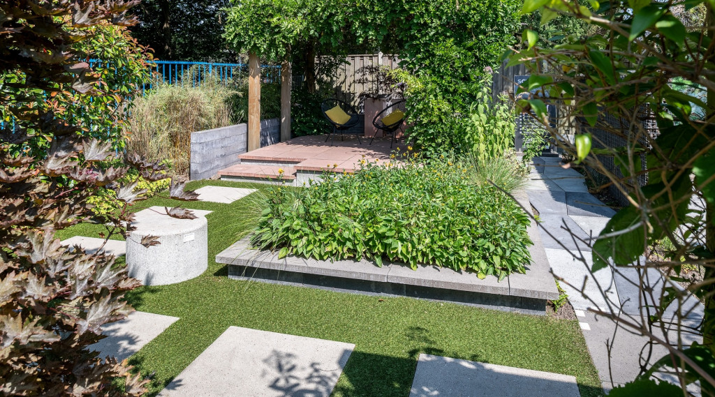 Afbeelding bij Hoe krijg je diepte in een kleine tuin?