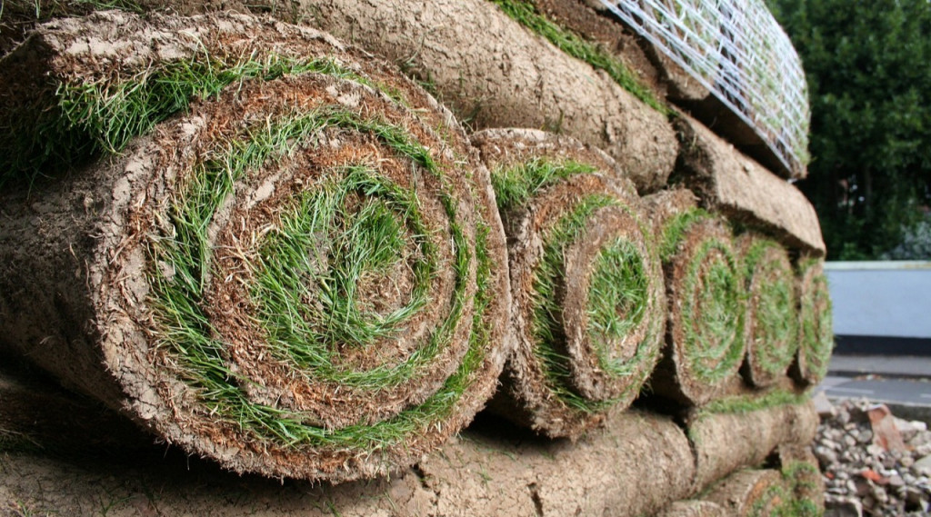 Afbeelding bij Groene netten in graszoden verteren niet